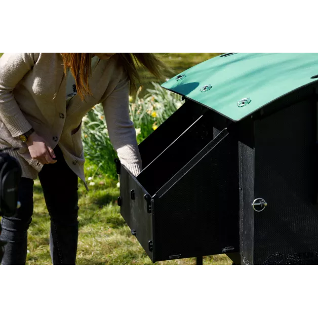 Poulailler iglou-écodesign sur pieds en plastique recyclé impérissable Poulailler iglou-écodesign sur pieds en plastique recyclé impérissable