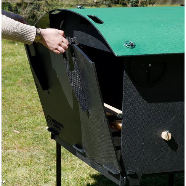 Poulailler iglou-écodesign sur pieds en plastique recyclé impérissable Poulailler iglou-écodesign sur pieds en plastique recyclé impérissable