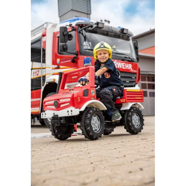 Unimog à pédales pour les enfants des 3 à 8 ans RollY Toys  Unimog à pédales pour les enfants des 3 à 8 ans RollY Toys