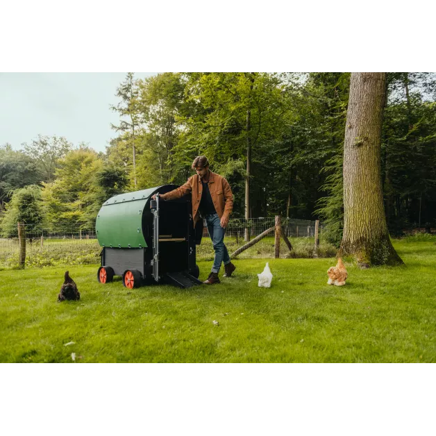 Poulailler iglou-écodesign sur pieds en plastique recyclé impérissable Poulailler iglou-écodesign sur pieds en plastique recyclé impérissable