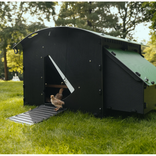 Poulailler iglou-écodesign sur pieds en plastique recyclé impérissable Poulailler iglou-écodesign sur pieds en plastique recyclé impérissable