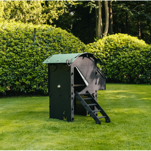 Poulailler iglou-écodesign sur pieds en plastique recyclé impérissable Poulailler iglou-écodesign sur pieds en plastique recyclé impérissable