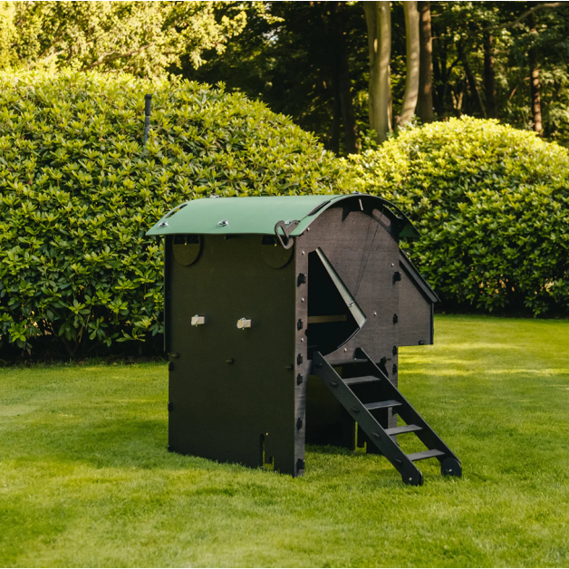 Poulailler iglou-écodesign sur pieds en plastique recyclé impérissable Poulailler iglou-écodesign sur pieds en plastique recyclé impérissable