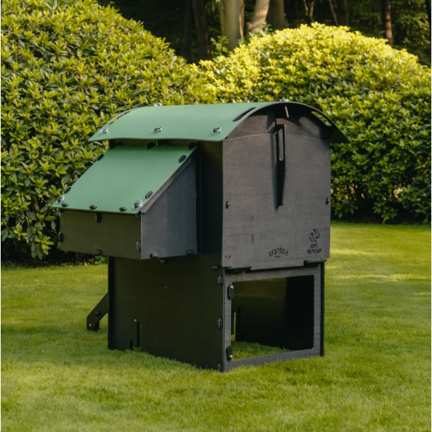 Poulailler iglou-écodesign sur pieds en plastique recyclé impérissable Poulailler iglou-écodesign sur pieds en plastique recyclé impérissable