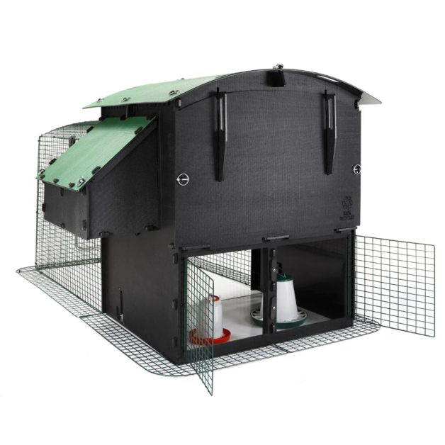 Poulailler iglou-écodesign sur pieds en plastique recyclé impérissable Poulailler iglou-écodesign sur pieds en plastique recyclé impérissable