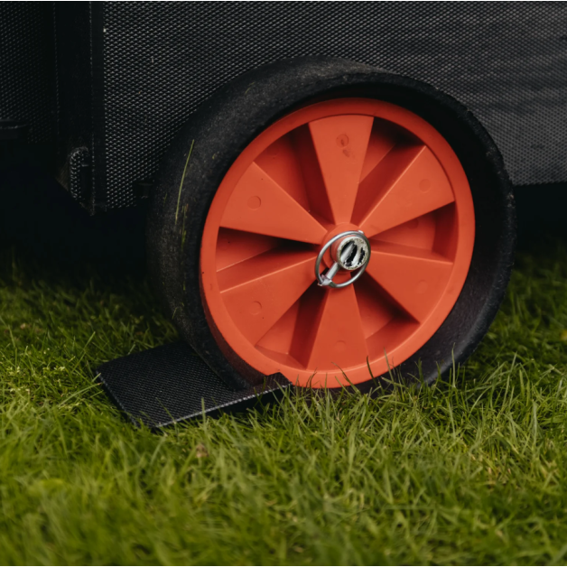 Poulailler iglou-écodesign sur pieds en plastique recyclé impérissable Poulailler iglou-écodesign sur pieds en plastique recyclé impérissable