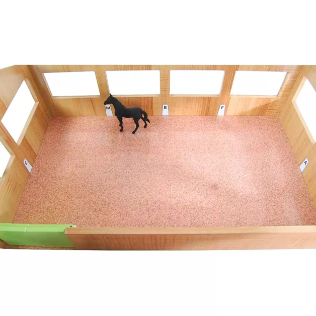 Écurie avec piste en bois échelle 1/24 Écurie avec piste en bois échelle 1/24