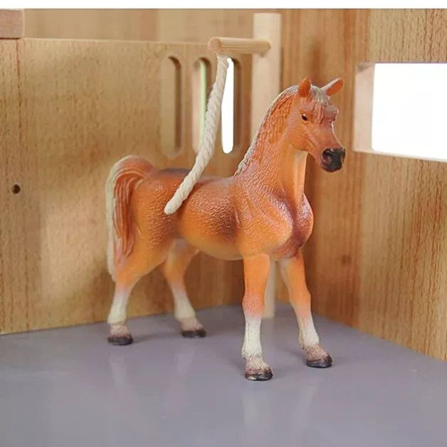 Écurie avec piste en bois échelle 1/24 Écurie avec piste en bois échelle 1/24