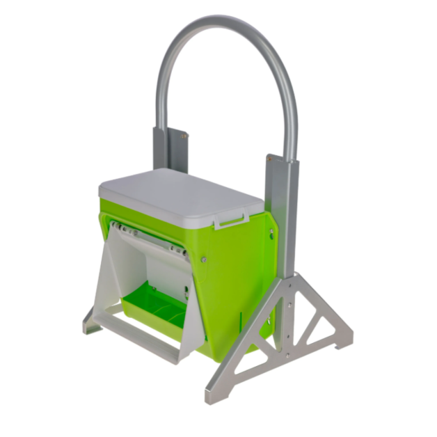 Support mobile SmartCoop pour mangeoire et abreuvoir
